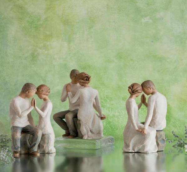 STATUETTA WILLOW TREE VICINO A TE