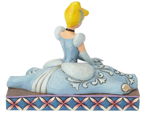 CENERENTOLA IN POSA DISNEY TRADITIONS