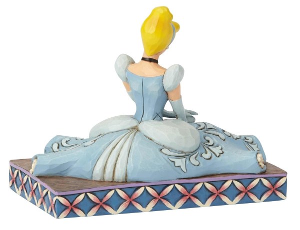 CENERENTOLA IN POSA DISNEY TRADITIONS