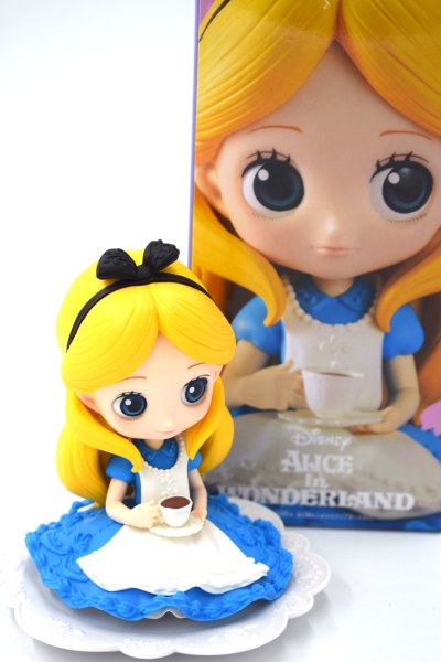 ALICE SEDUTA - DISNEY Q POSKET