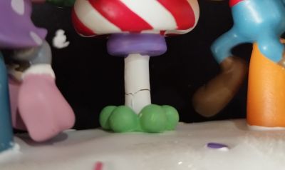 TOPOLINO E MINNIE SI DIVIDONO UNA CIOCCOLATA - DISNEY VILLAGE